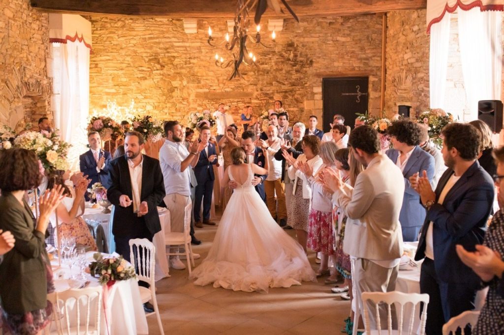 mariage romantique loire atlantique chateau du pordor lieu de reception robe de mariee costume sur mesure salle de danse