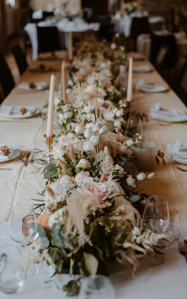 mariage boheme chic decoration de table decoratrice bouquet de fleurs fleuriste loire atlantique lieu de reception manoir de la jahotiere