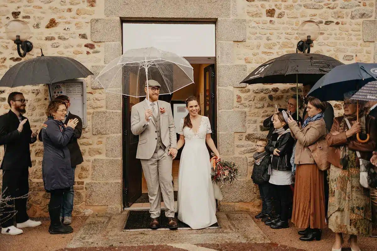 mariage civil parapluie automne normandie