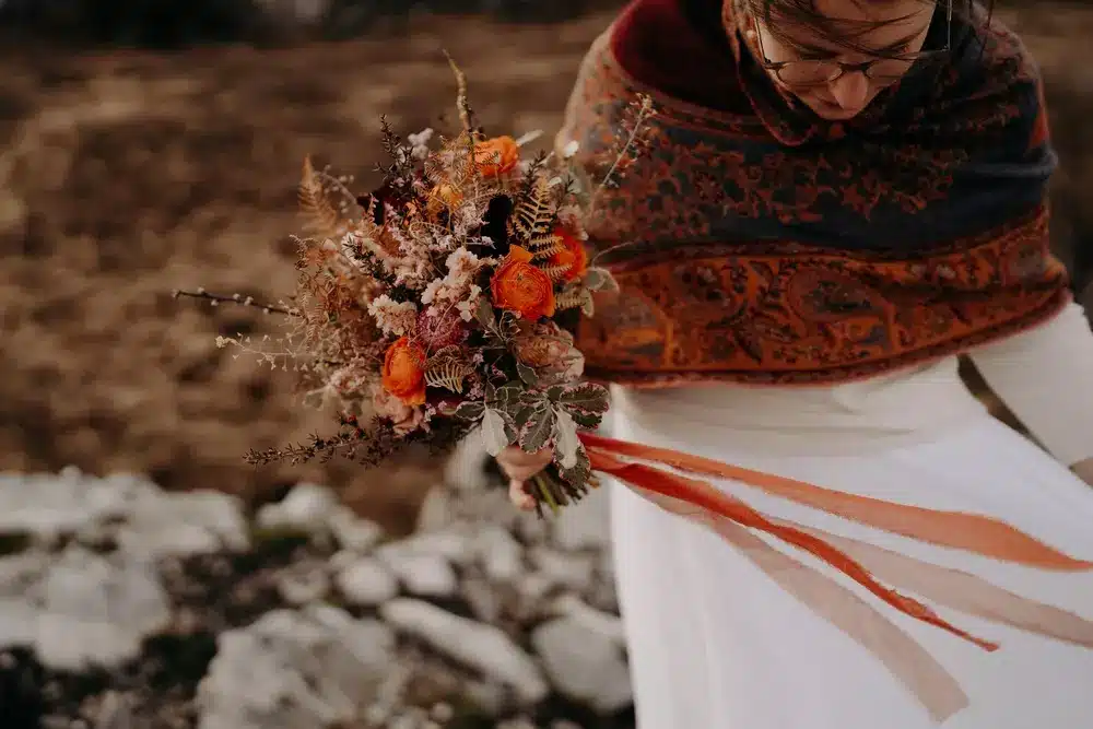 bouquet de mariée fleurs locales rose pourpre orange mariage hiver