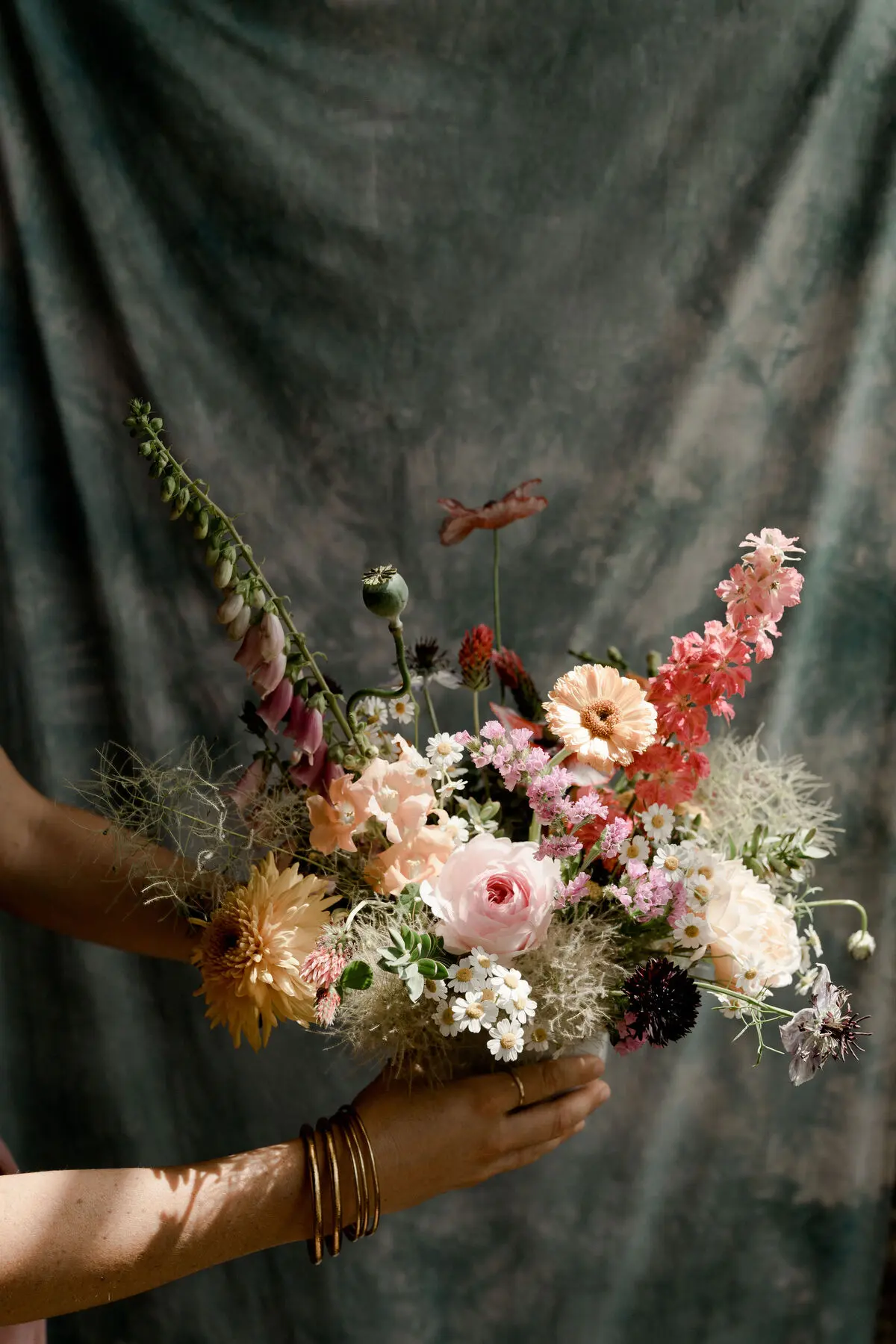 bouquet de mariée design floral coloré sarthe