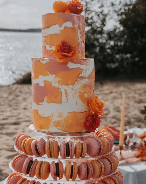 Wedding cake moderne et macarons