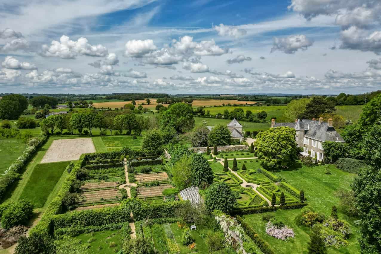 mariée mariés mariage château jardin sarthe Le Mans