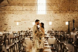 chaises en bois mariage angers