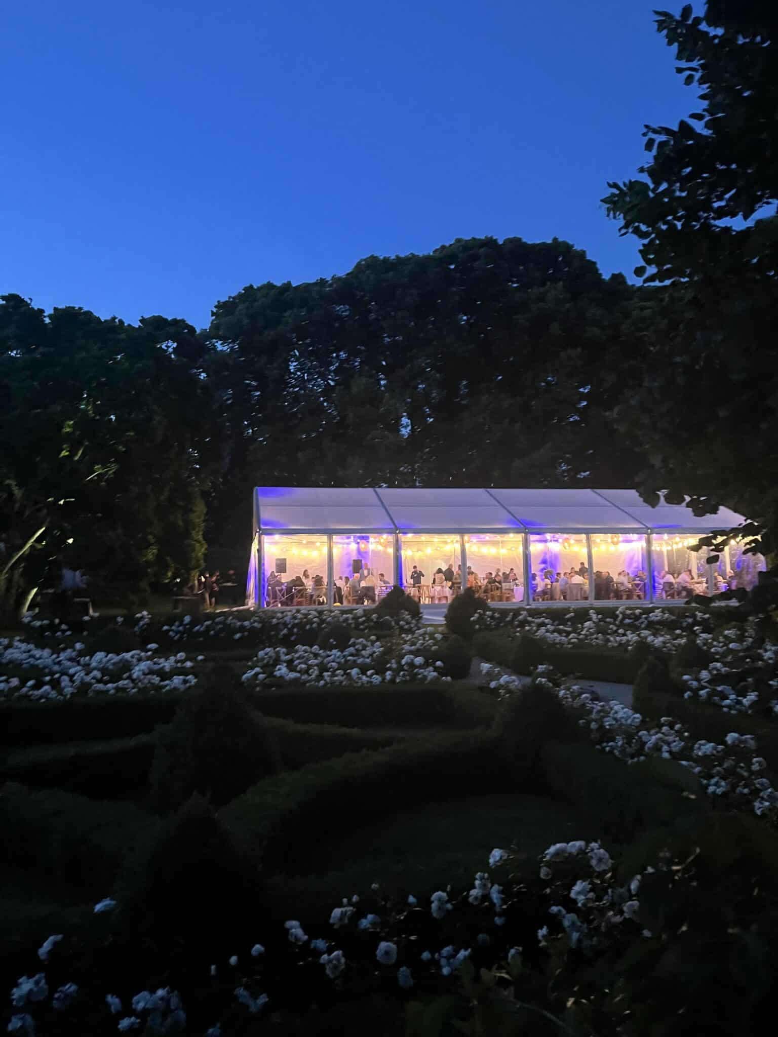 mariée mariés mariage château jardin tente de réception sarthe