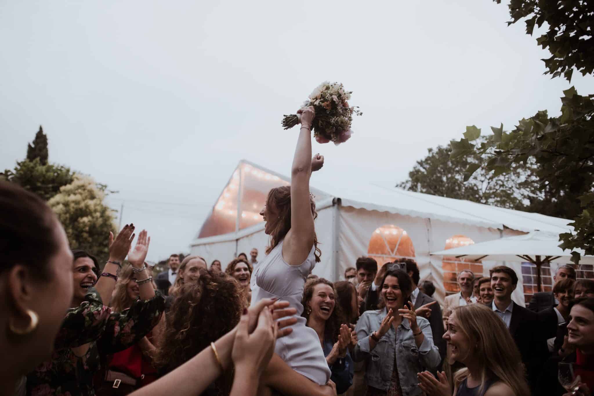 lancer de bouquet mariage