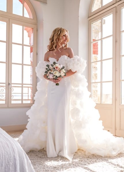 robe de mariée cape fleurie