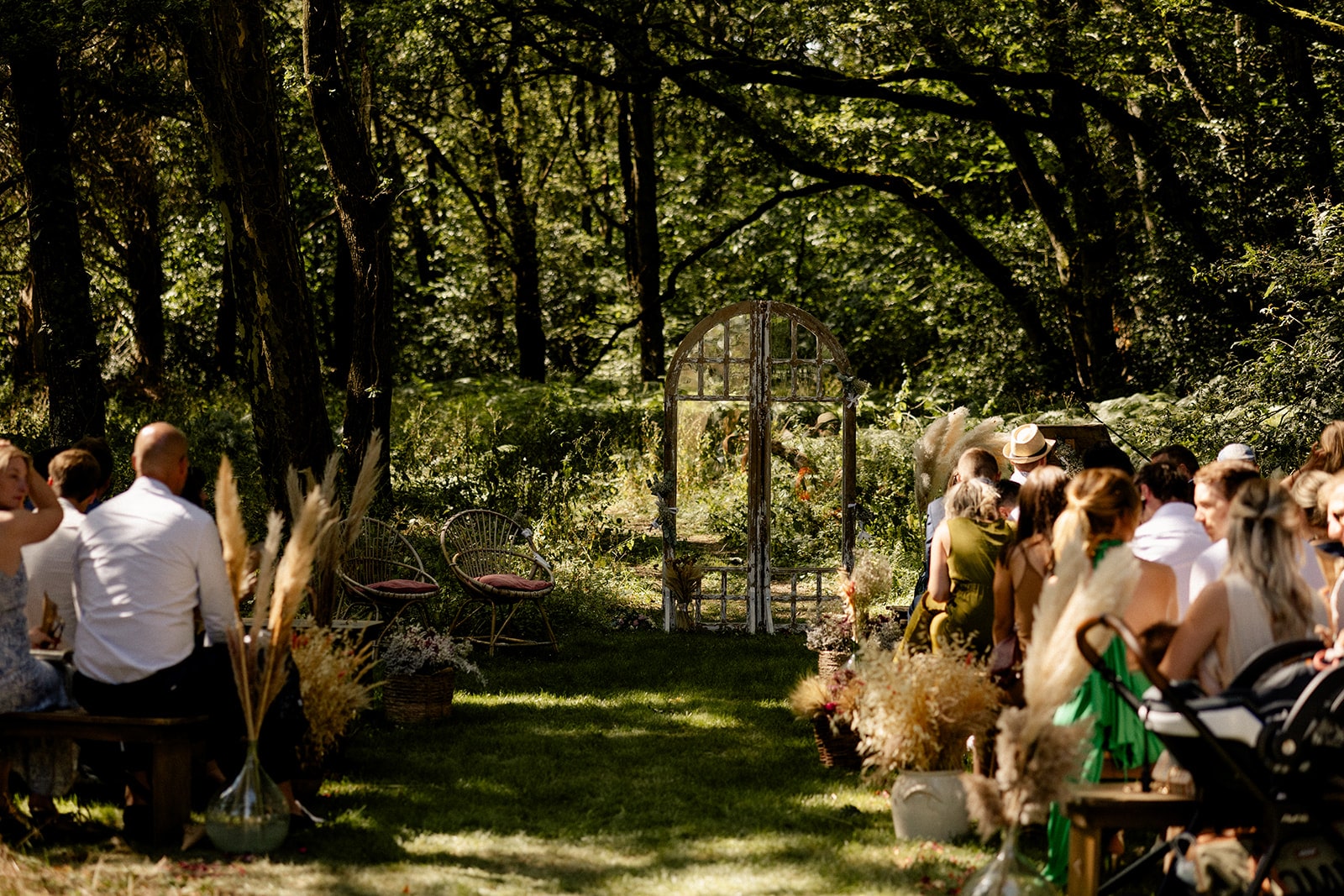 bancs en bois ceremonie laique maine et loire