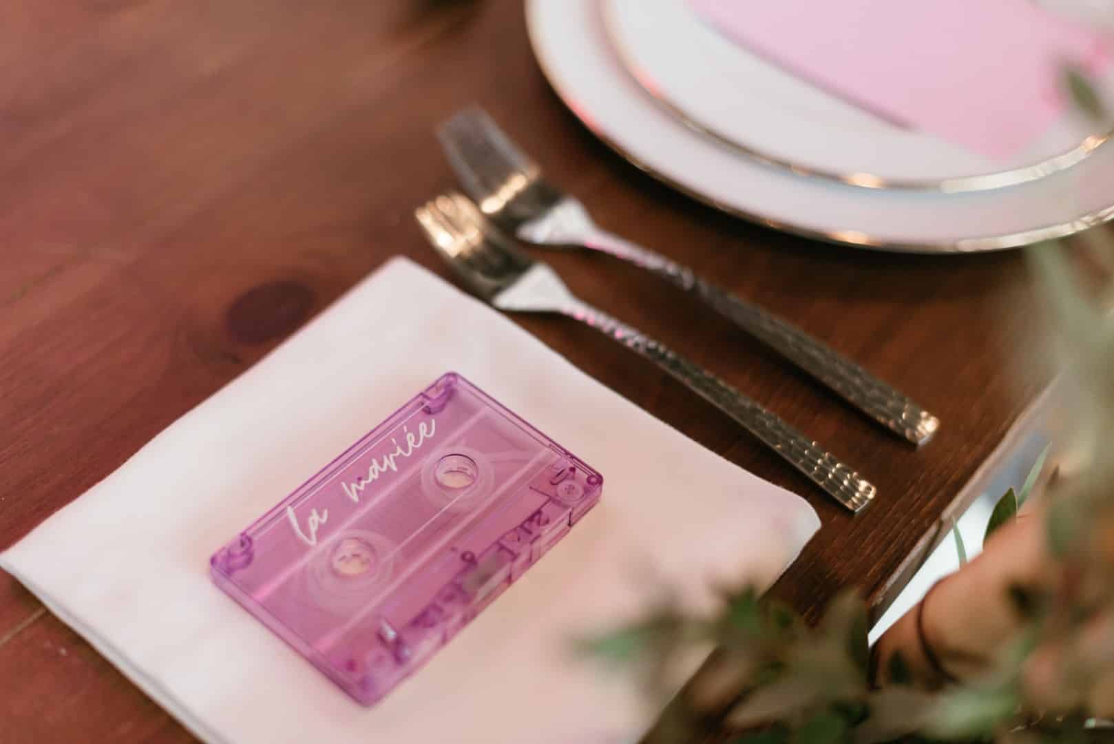 idée decoration table mariage année 90