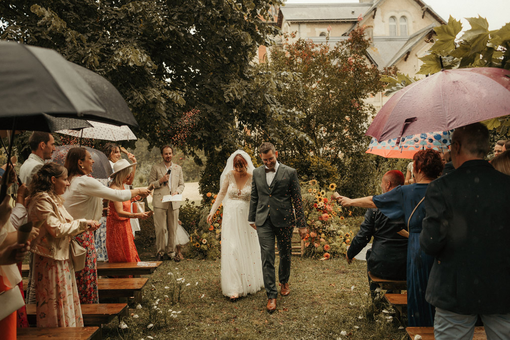 sortie maries ceremonie laique mariage angers