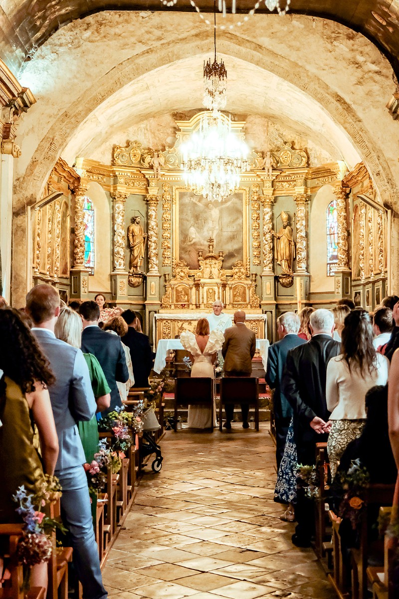 benediction d'un mariage dans une eglise des Landes